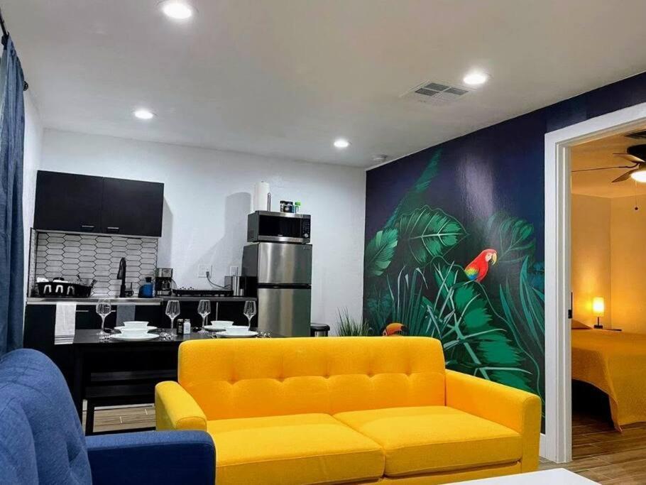 Phoenix Retreat - 1 Bedroom King Suite With 2 Smart Tvs - 10 Min From Airp - Unit B Eksteriør bilde