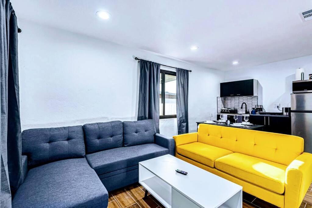 Phoenix Retreat - 1 Bedroom King Suite With 2 Smart Tvs - 10 Min From Airp - Unit B Eksteriør bilde