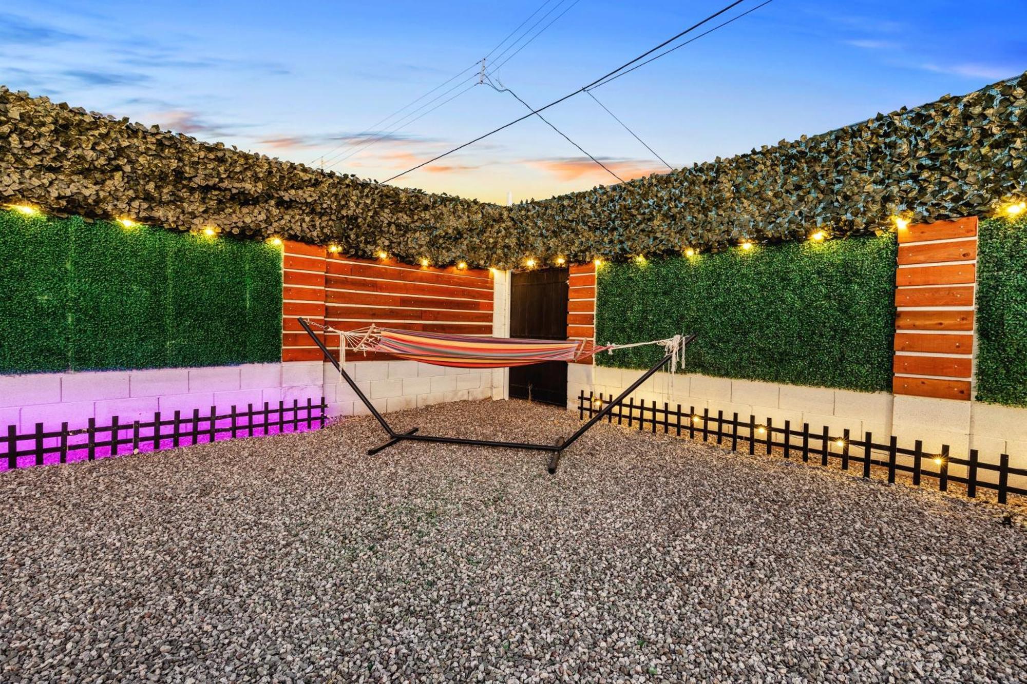 Phoenix Retreat - 1 Bedroom King Suite With 2 Smart Tvs - 10 Min From Airp - Unit B Eksteriør bilde